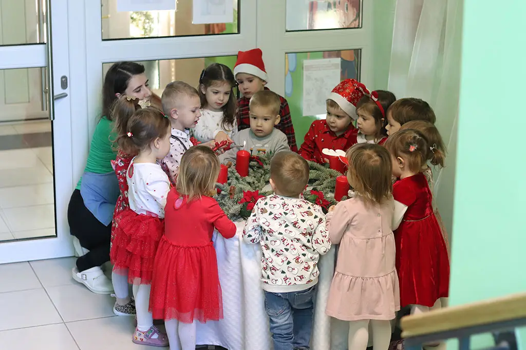Paljenje četvrte adventske svijeće