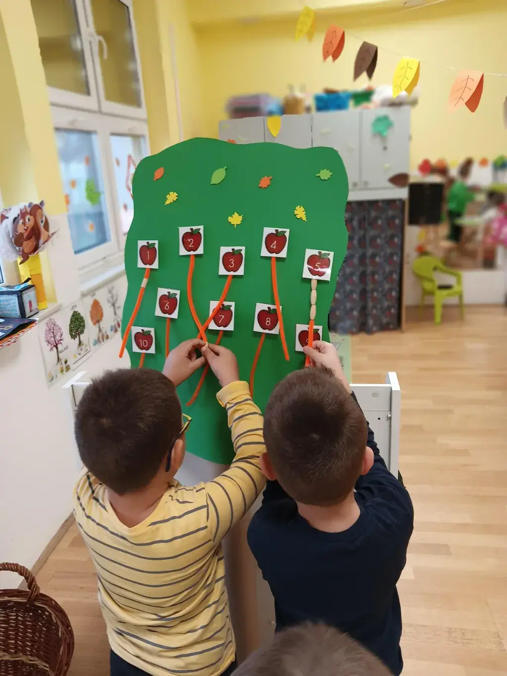 Jabuko jabučice lijepa i rumena