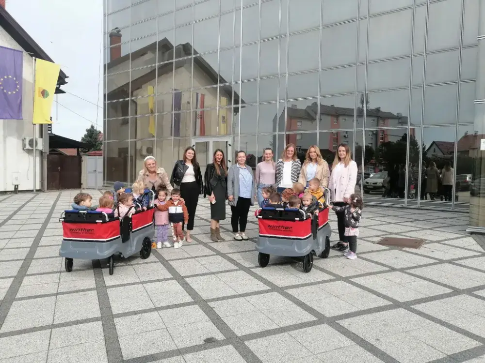 Jasličari u vožnji Gradom