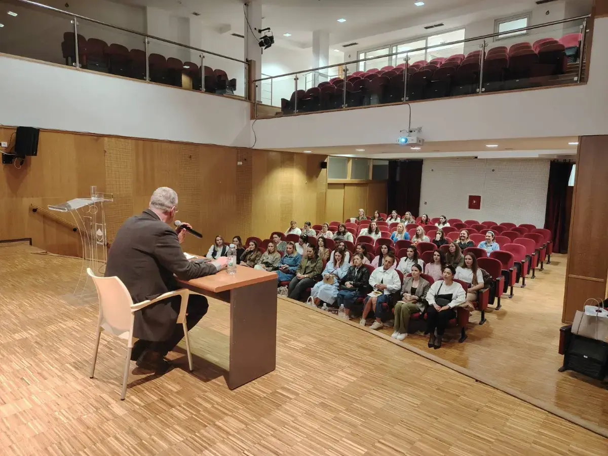 U Domu kulture održano predavanje za roditelje i odgojno-obrazovne radnike