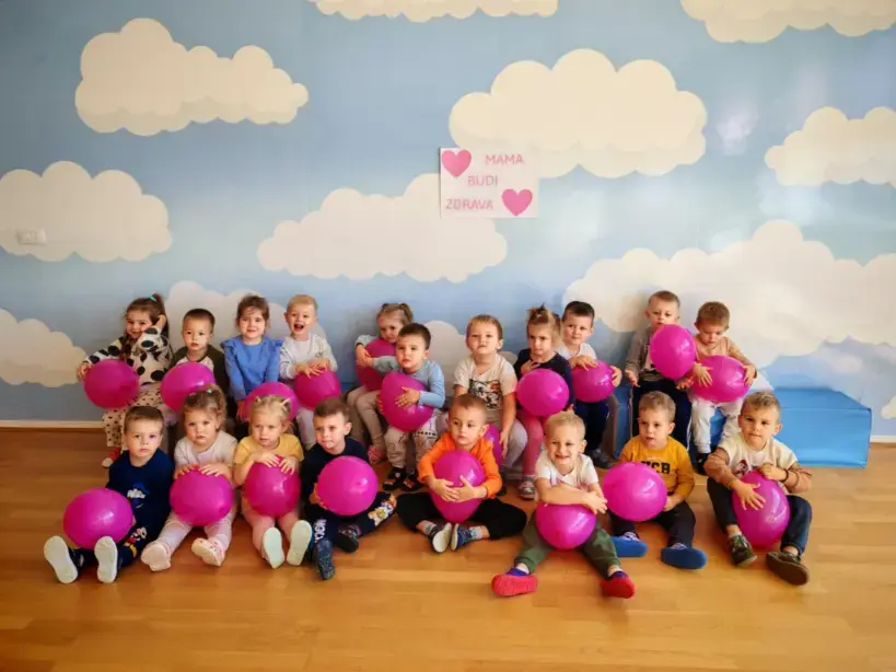 Ružičasti listopad u skupini Pčelice