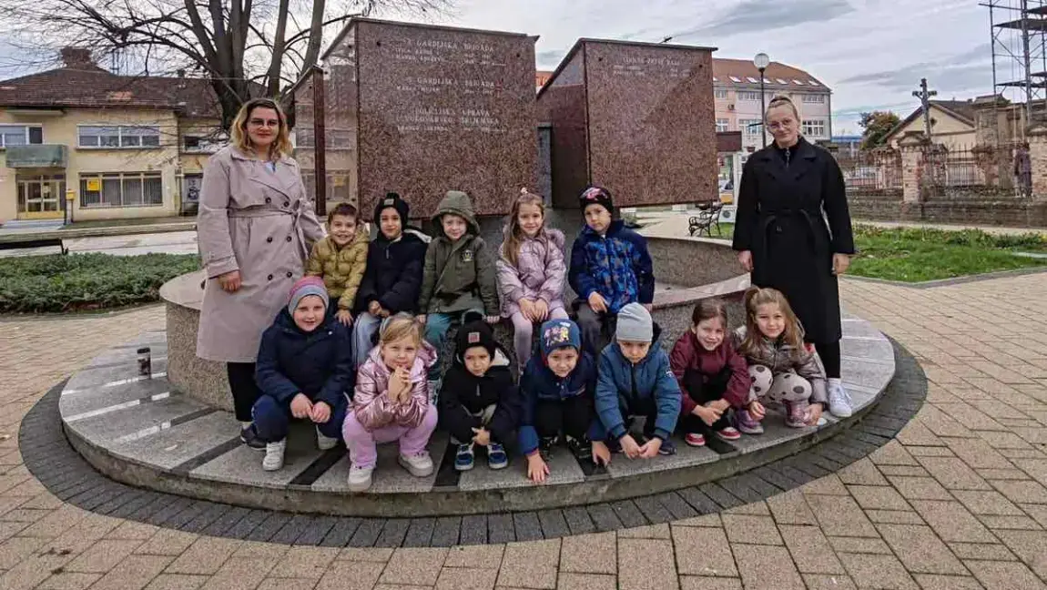 I u mom mjestu svijetli Vukovar
