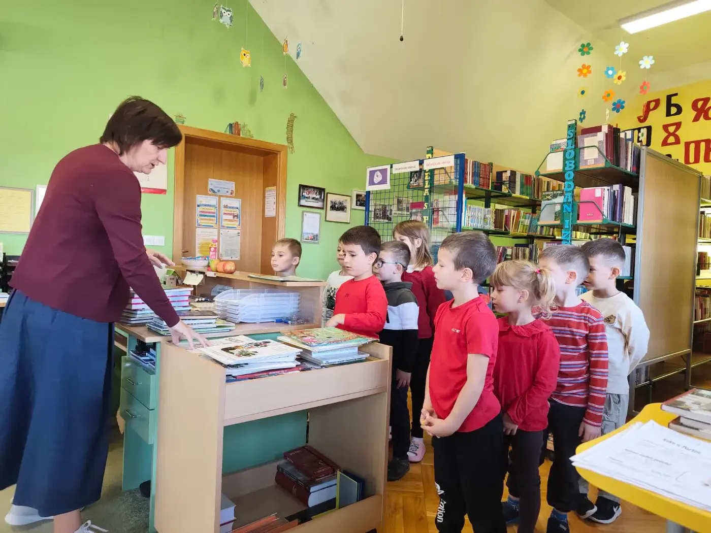 Posjet školskoj knjižnici povodom Mjeseca hrvatske knjige